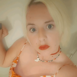 lady.in.red.and.black